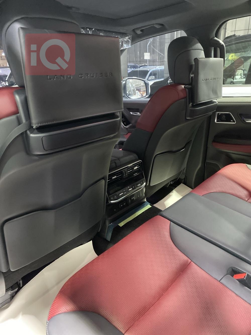 تۆیۆتا لاند کروزەر